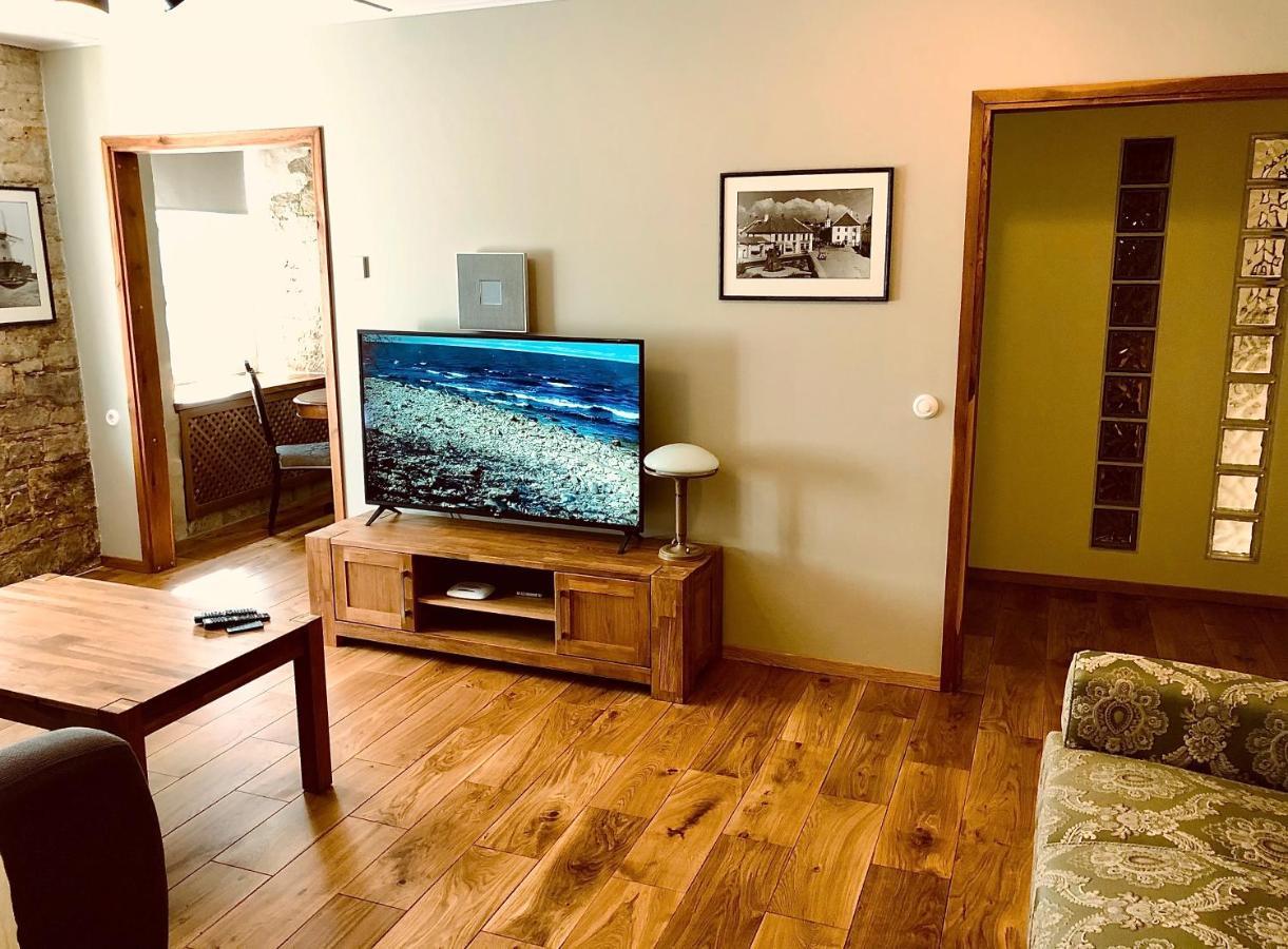Kohtu Apartment Unique Kuressaare Ngoại thất bức ảnh
